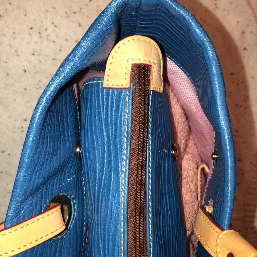 Dooney & Bourke Aqua Blue Tan Red Wavy Textured Leather Tote Purse - Picture 11 of 16